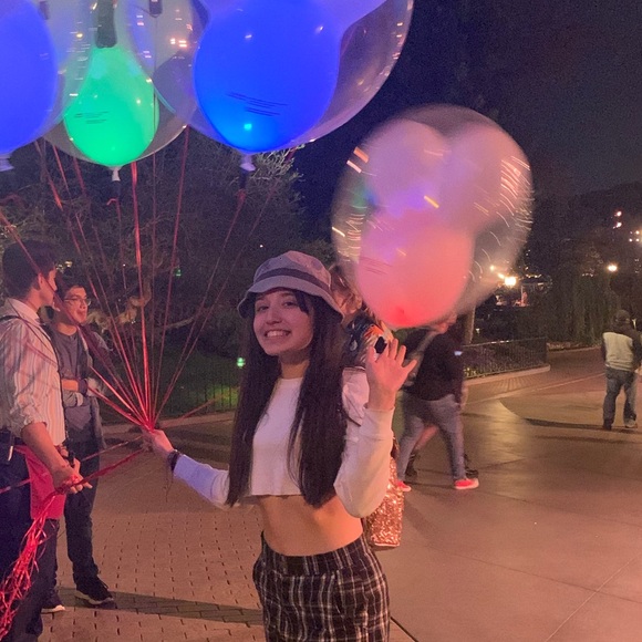 Meet your Posher, Delaia - Picture 1 of 1